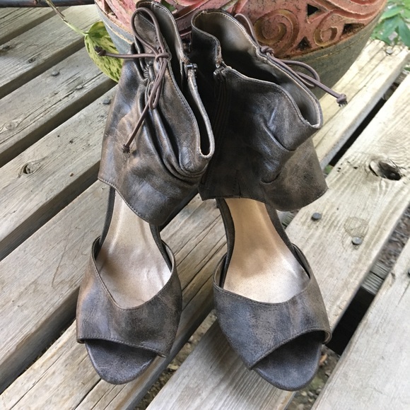 Qupid Brown Distressed Ankle Strap Bootie Peep Toe Heels - Picture 4 of 6